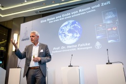 00006_Awards23_Jako_Abschluss_Keynote_Heino_Falcke_1615_1645