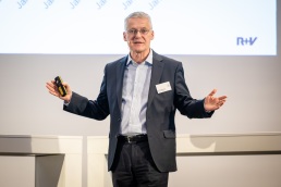 20240418_Awards24_Jako_1005-1030_Siegmund_AssetAllokation_010