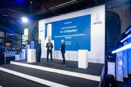 00111_Award23_Award1_Vordenker_Award